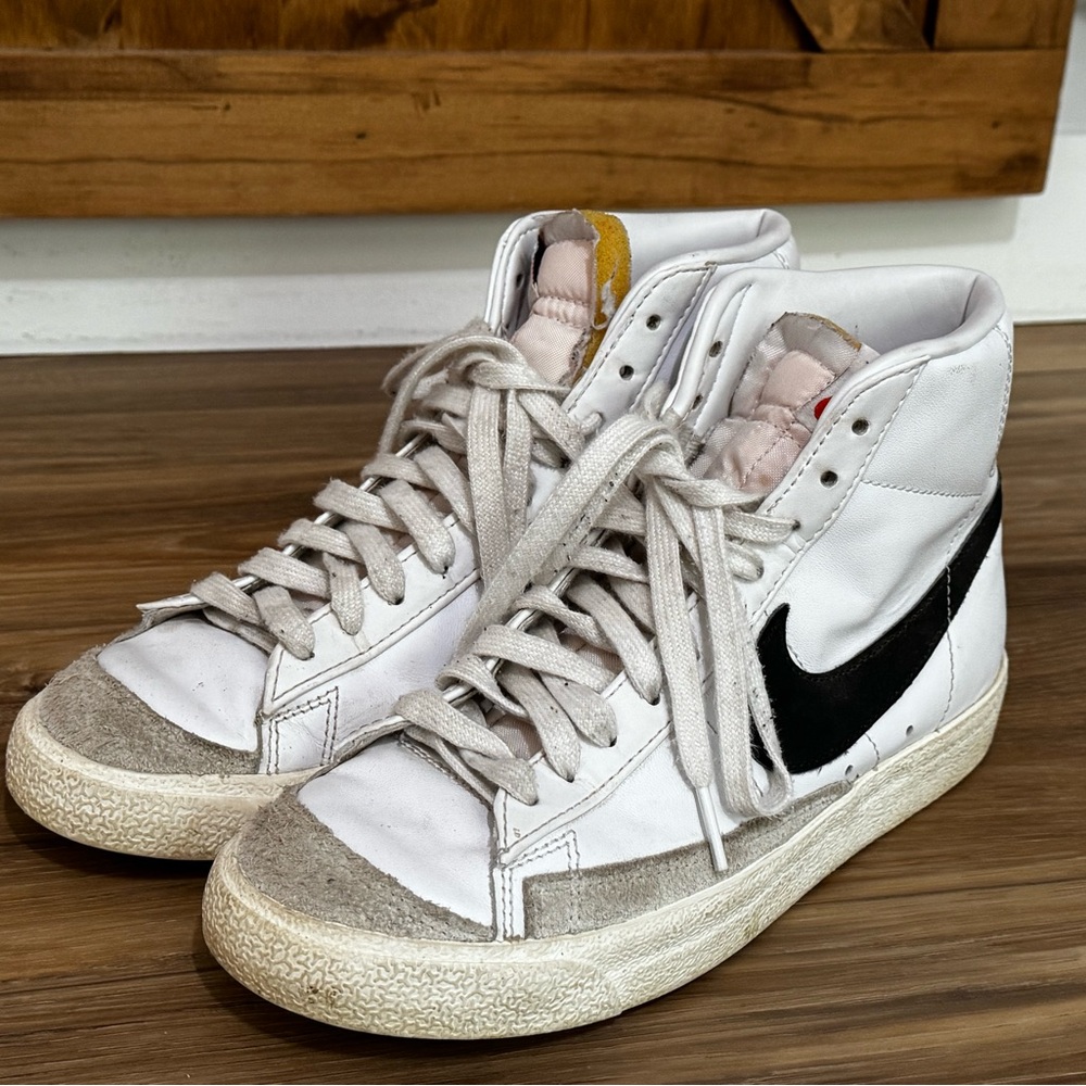 Nike Women's White and Black High-Top blazers